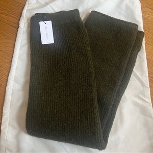 NWT wool blend line & dot hart Ribbed Knit Scarf in Olive Green size medium